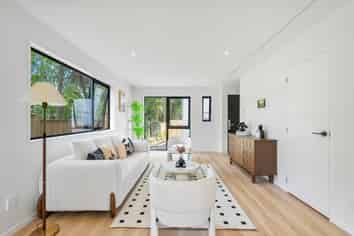 6/26 Crompton Road, Massey