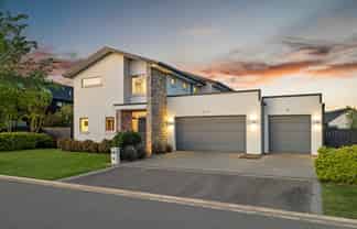 38 Carnaveron Drive, Lincoln