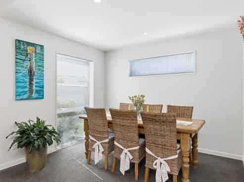 38 Carnaveron Drive, Lincoln