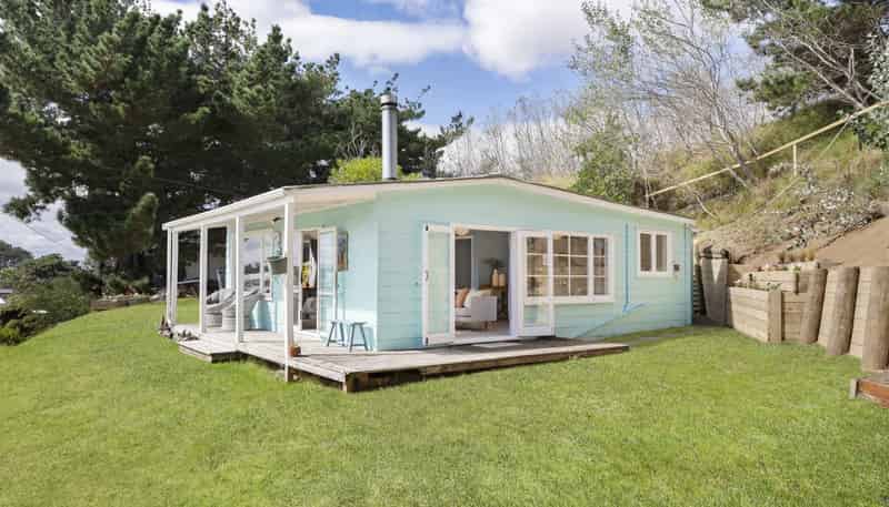 8 Signal Street, Foxton Beach