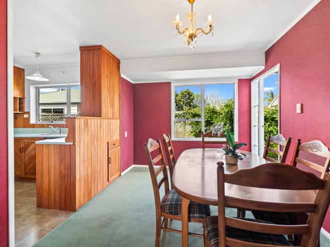 22A Mains Avenue, Kensington