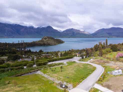 2 Picnic Point Lane, Mount Creighton