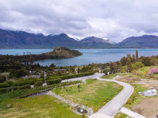 2 Picnic Point Lane, Mount Creighton