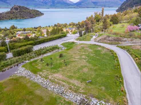 2 Picnic Point Lane, Mount Creighton