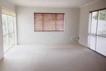 7 Tsar Court , Flat Bush