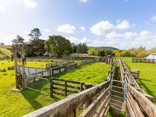 390 North Road, Mauriceville