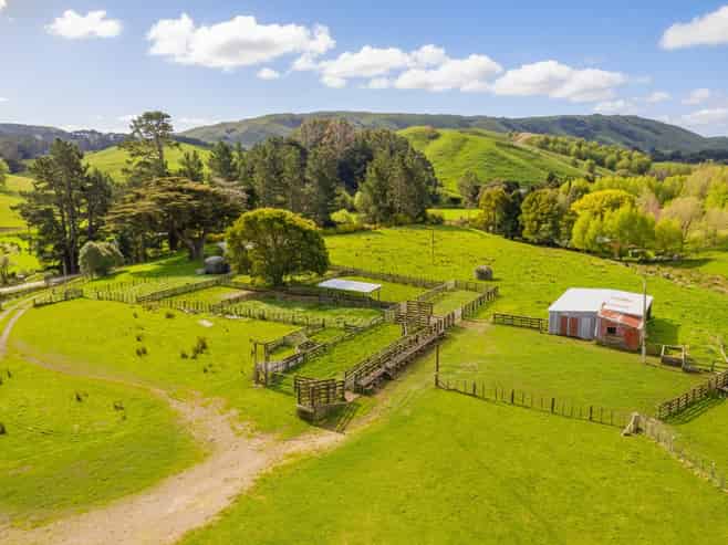 390 North Road, Mauriceville