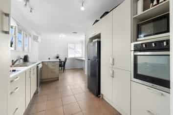 23 Anderson Avenue, Point England