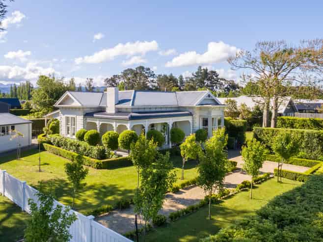 16 Orchard Road, Greytown