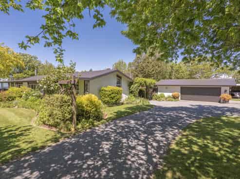 13 Dixons Road, Sefton