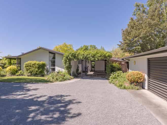 13 Dixons Road, Ashley