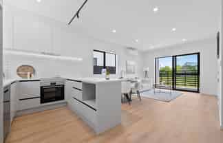 3/18 Albert Road, Kelston