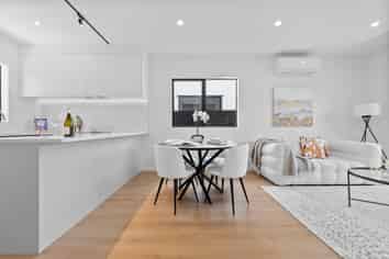 3/18 Albert Road, Kelston