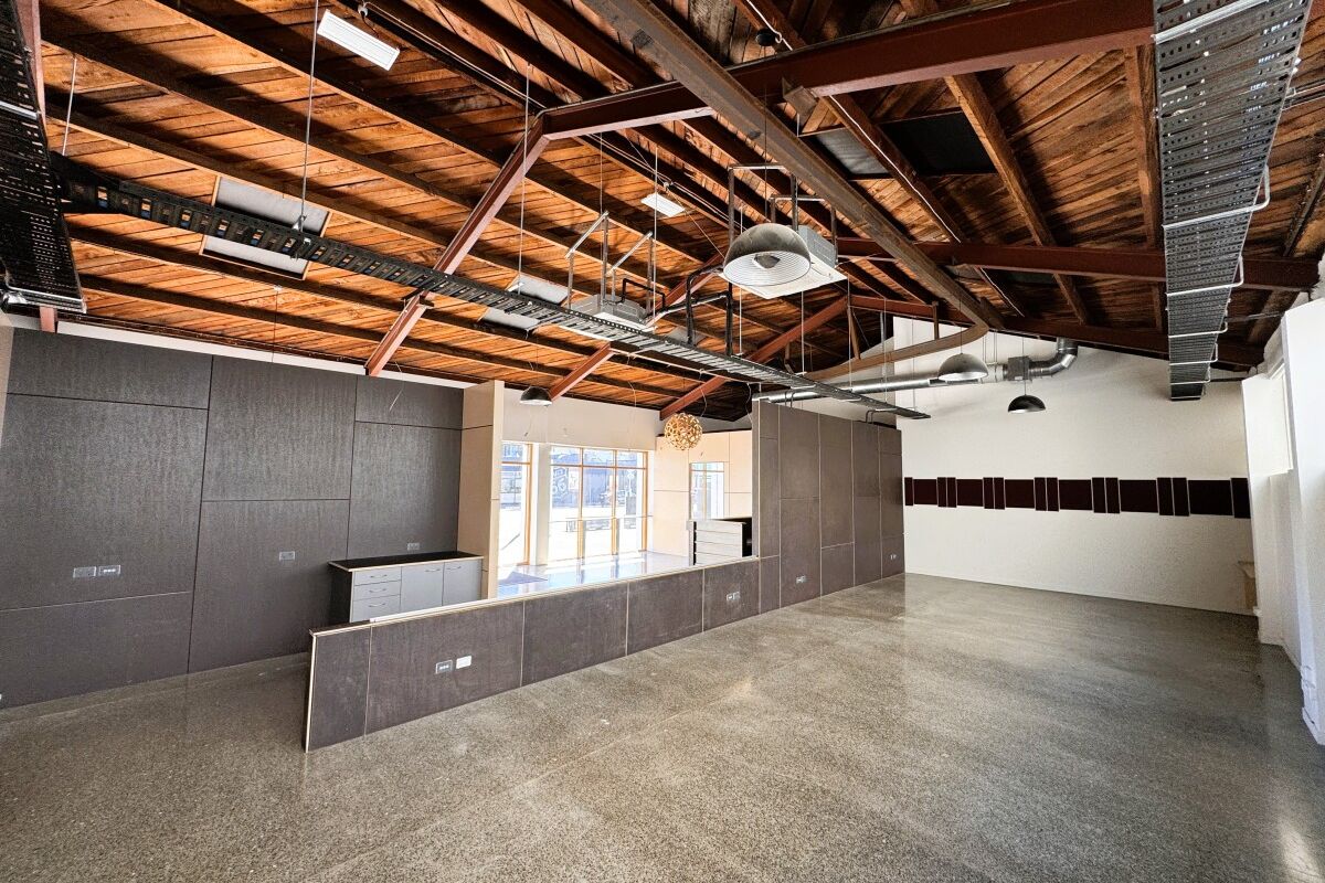 Bespoke ground floor office - View 6