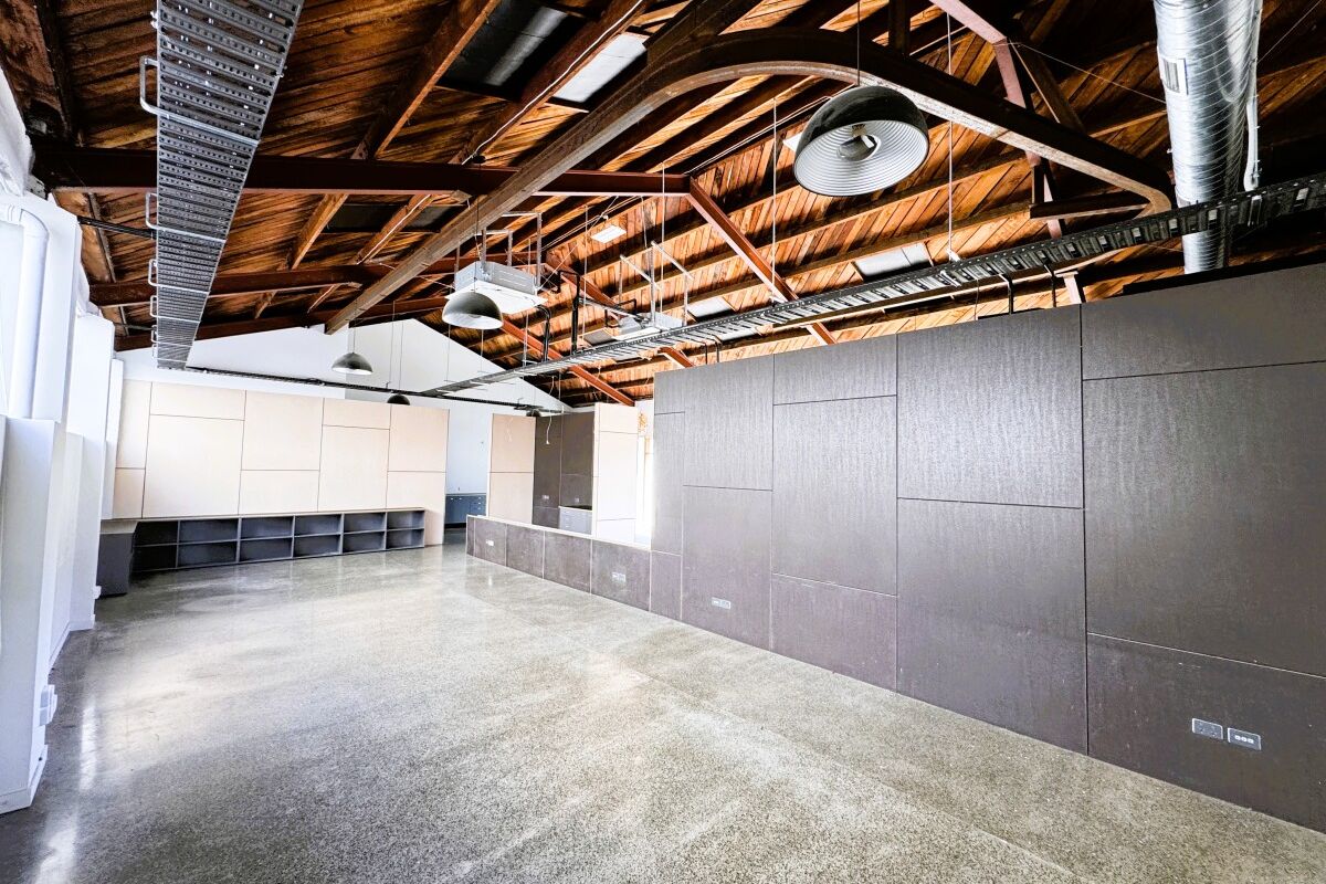 Bespoke ground floor office - More