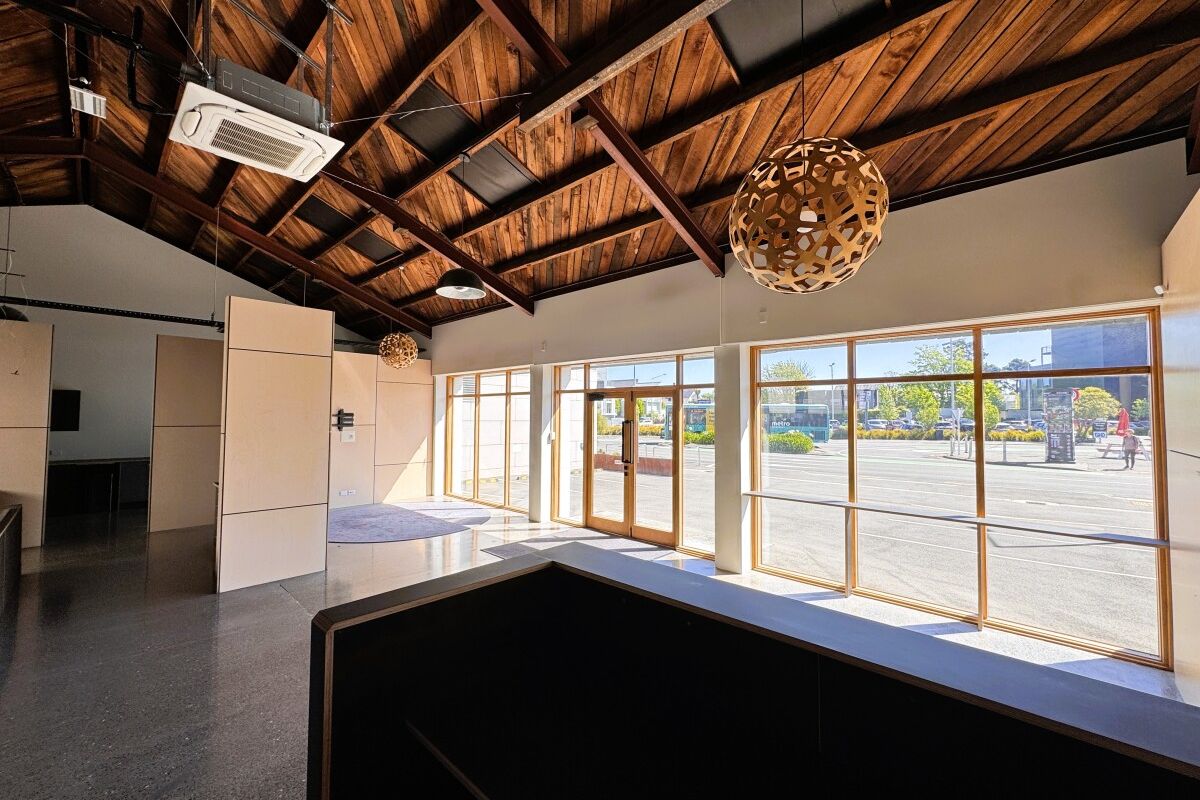Bespoke ground floor office - View 3