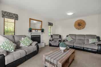 6 Kirton Drive, Riverstone Terraces