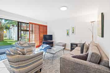 G/3-7 Fourth Avenue, Onetangi