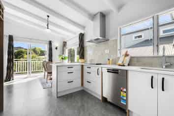 292 Beach Road, Campbells Bay