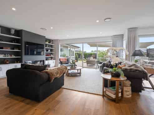 62 Carnaveron Drive, Lincoln