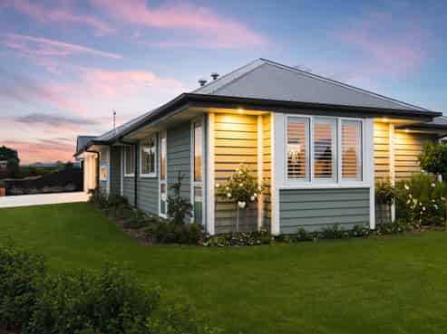 62 Carnaveron Drive, Lincoln