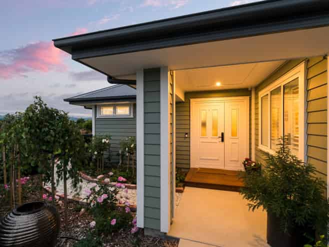 62 Carnaveron Drive, Lincoln