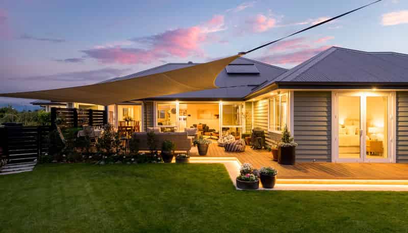 62 Carnaveron Drive, Lincoln