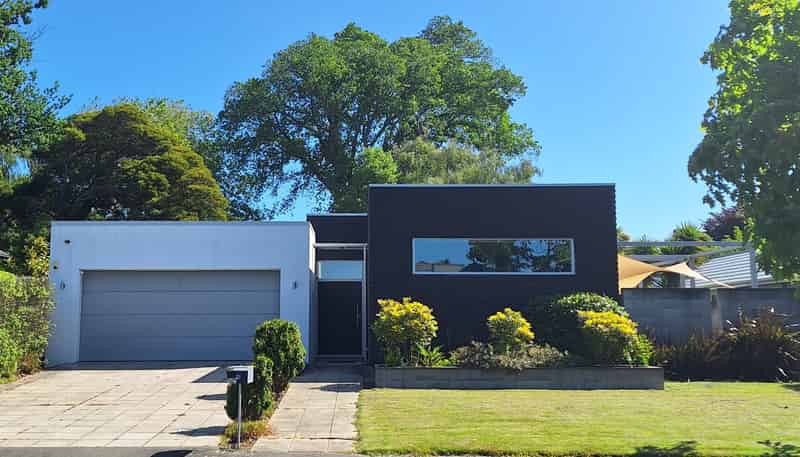 12 John Campbell Crescent, Addington