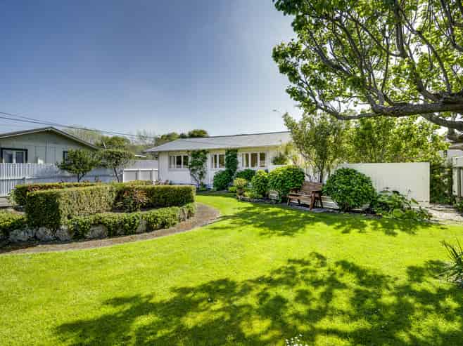 36 Airini Road, Waimarama