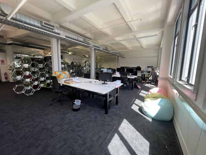 Character Office 275sqm - The Exchange Building