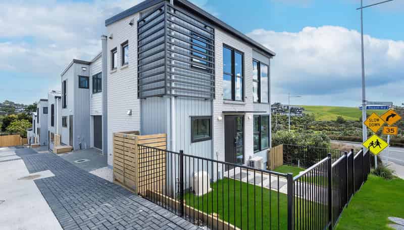 1/1090 Beach Road, Torbay