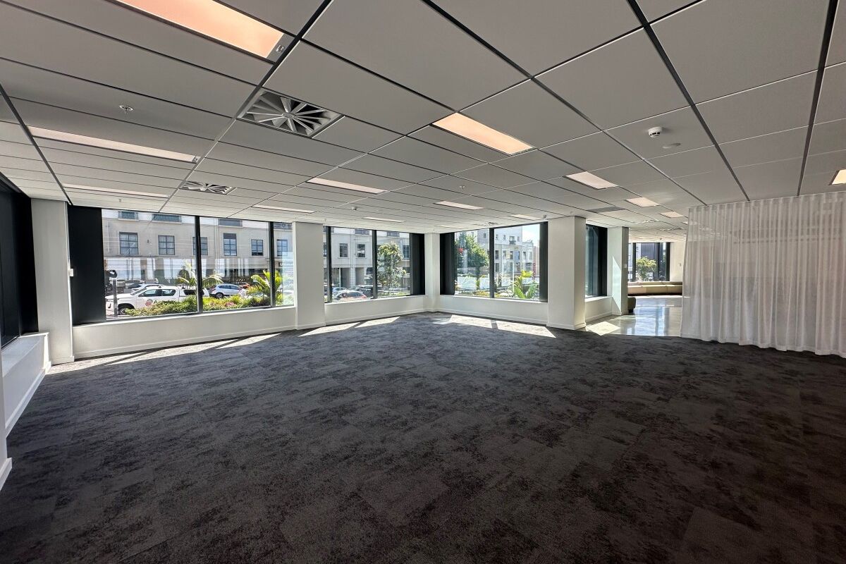 Brand New Premium Newmarket Offering - Bild 6