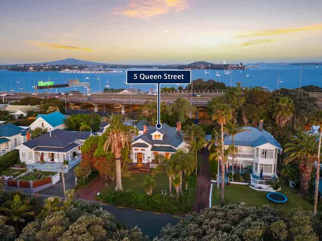 5 Queen Street, Northcote Point