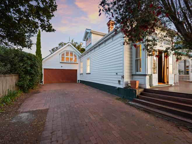 5 Queen Street, Northcote Point