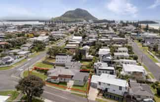 93 Oceanview Road, Mount Maunganui