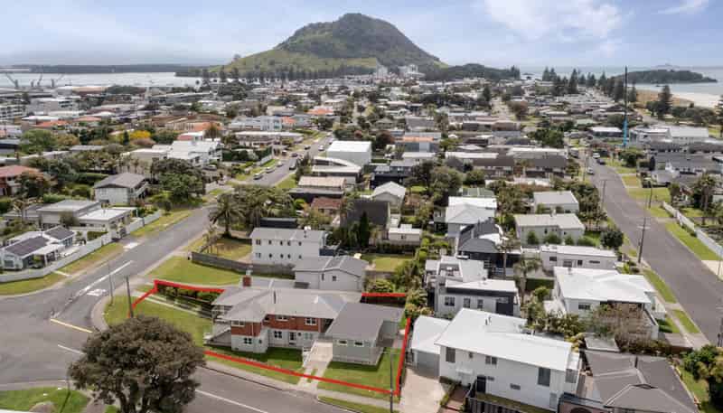 93 Oceanview Road, Mount Maunganui