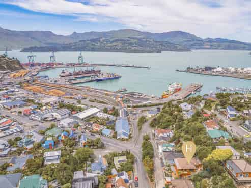 13 Hawkhurst Road, Lyttelton