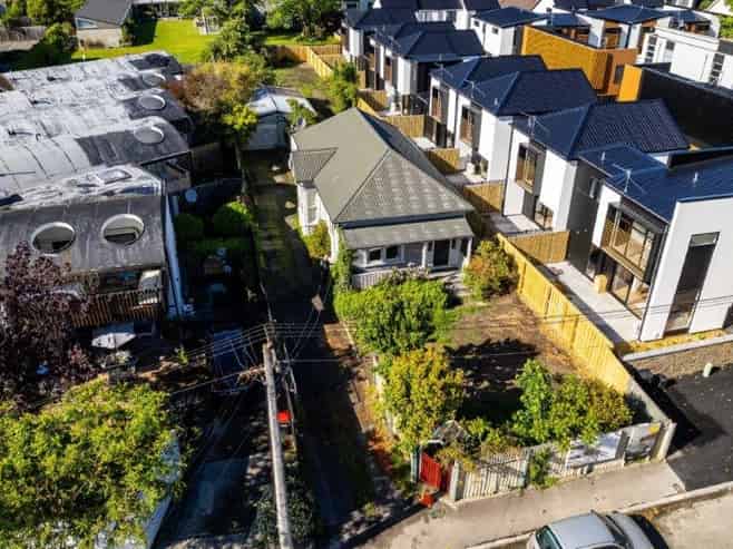 134 Holly Road, Saint Albans