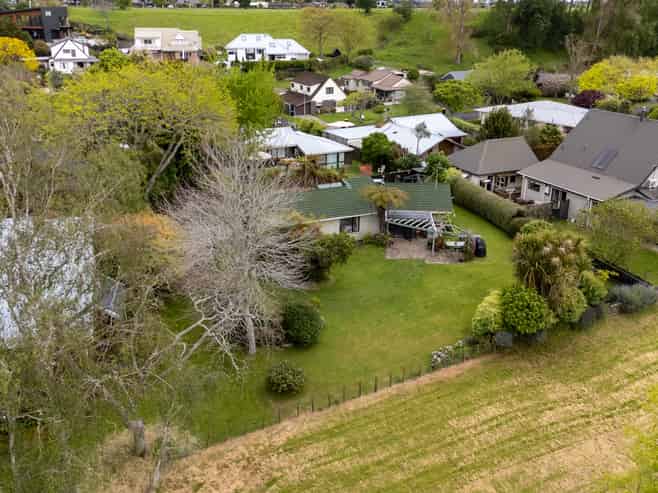 16 Marlowe Drive, Cambridge