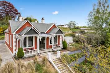 17 Lancaster Street, Lawrence