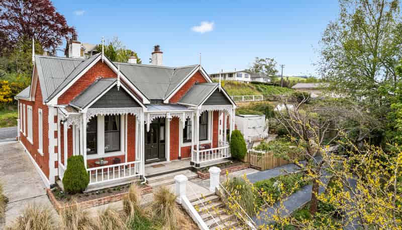 17 Lancaster Street, Lawrence