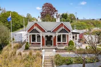 17 Lancaster Street, Lawrence