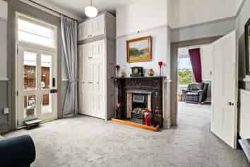 17 Lancaster Street, Lawrence