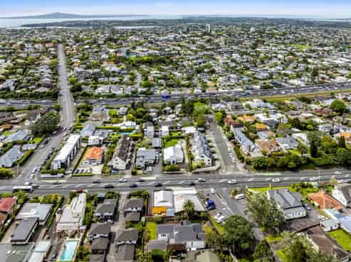 Remuera - develop or occupy