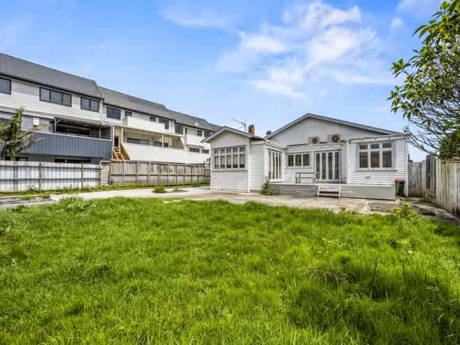 Remuera - develop or occupy