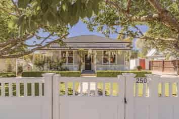 250 Wilsons Road, Waltham