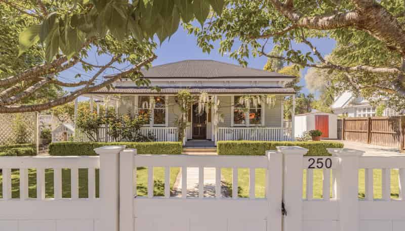 250 Wilsons Road, Waltham