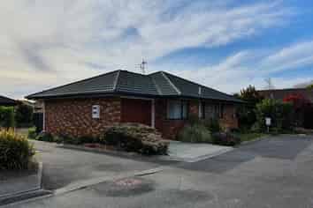 9 Pettit Place, The Wood