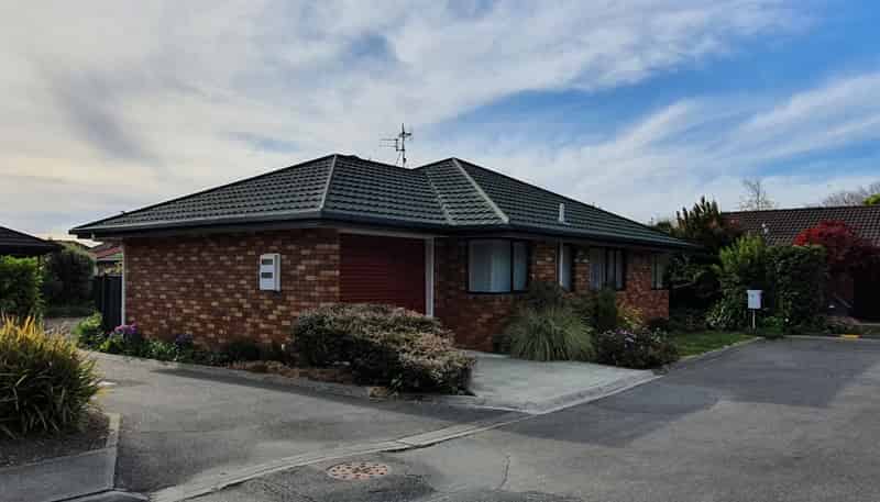 9 Pettit Place, The Wood