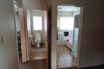 9 Pettit Place, The Wood